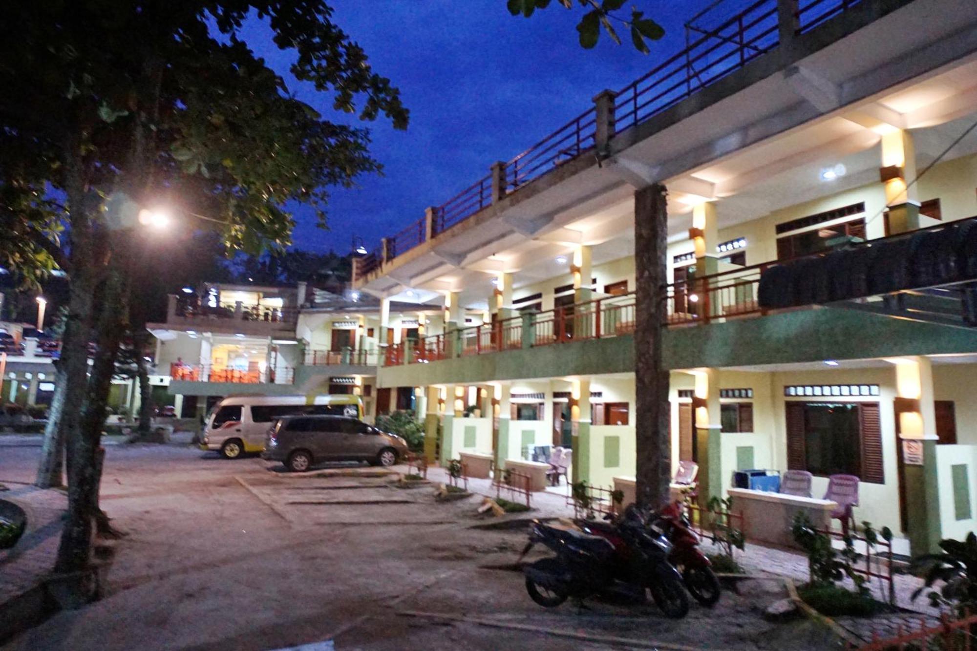 巴拉巴特潘杜西湖大酒店 外观 照片