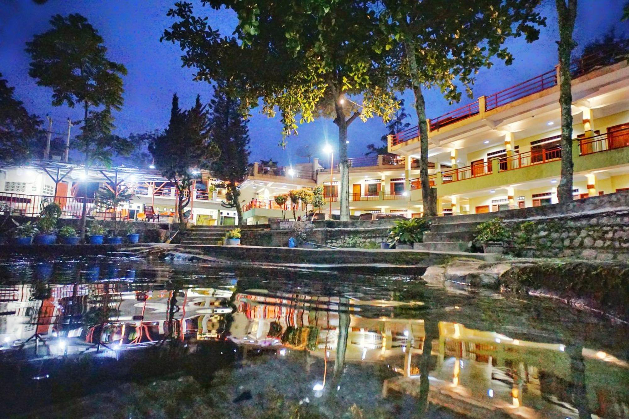 巴拉巴特潘杜西湖大酒店 外观 照片