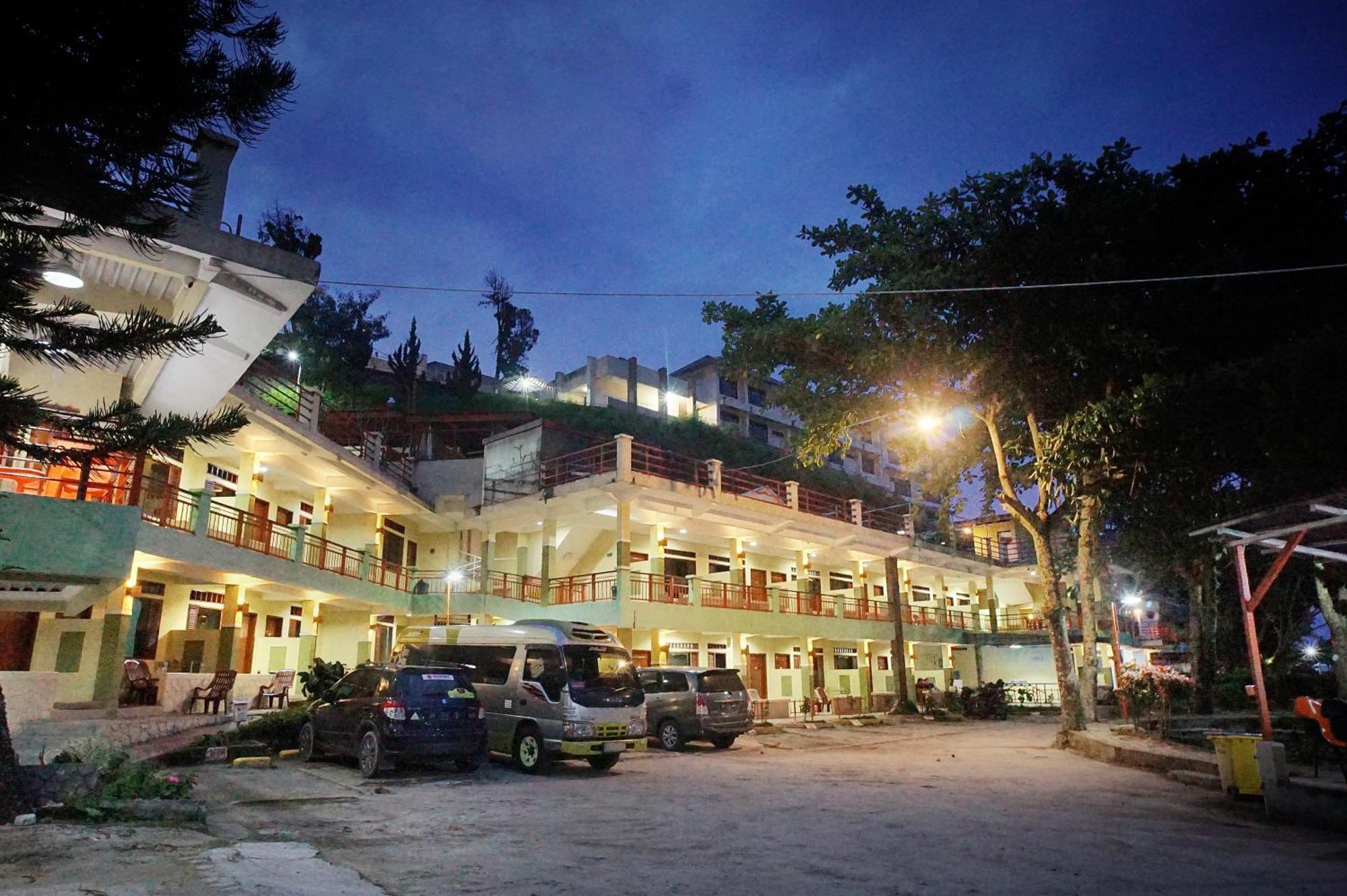 巴拉巴特潘杜西湖大酒店 外观 照片